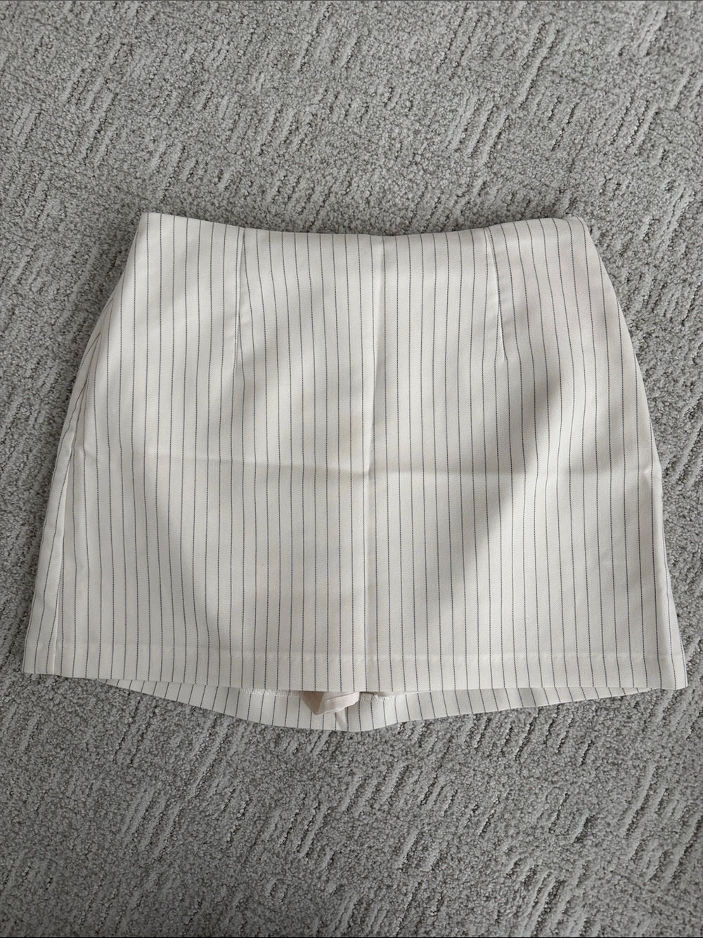 Abercrombie & Fitch Cream Pinstripe Mini Skort